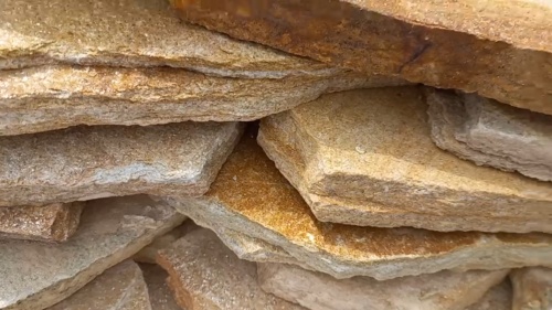 Плитняк златолит жёлтый золотистый для отмостки купить в Екатеринбурге