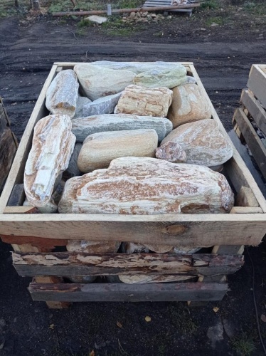 Златолит жёлтый, жёлто-зелёный глыбки и валуны для ланшафтного дизайна купить в Екатеринбурге