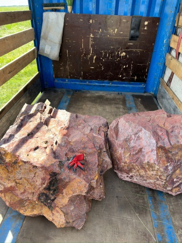 Ландшафтные глыбы красно-фиолетовые 200-1000 килограмм купить в Екатеринбурге