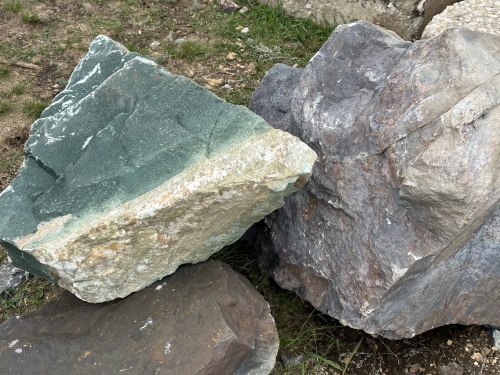 Камни для ландшафтного дизайна зелёные 10-60 килограмм купить в Екатеринбурге