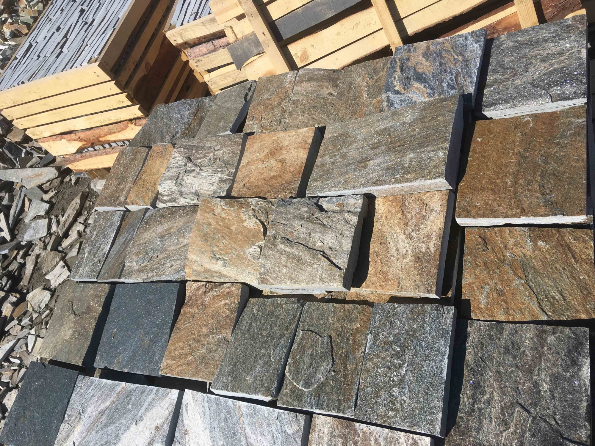 Плитка пилёная златолит Уральский для фасада купить в Екатеринбурге