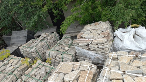 Гранитный плитняк галтованный для парковки купить в Екатеринбурге