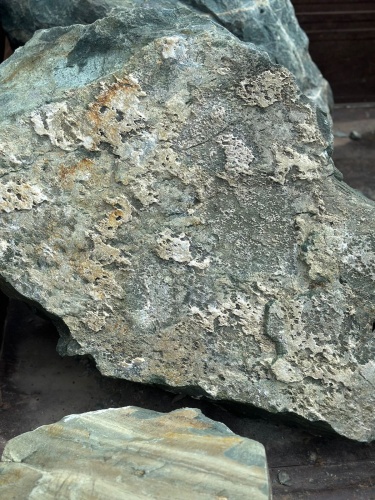 Ландшафтные глыбы зелёные 200-500 килограмм купить в Екатеринбурге