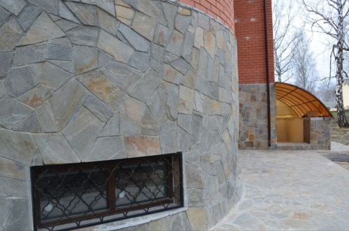 Плитняк златолит Уральский для цоколя, отмостки купить в Екатеринбурге